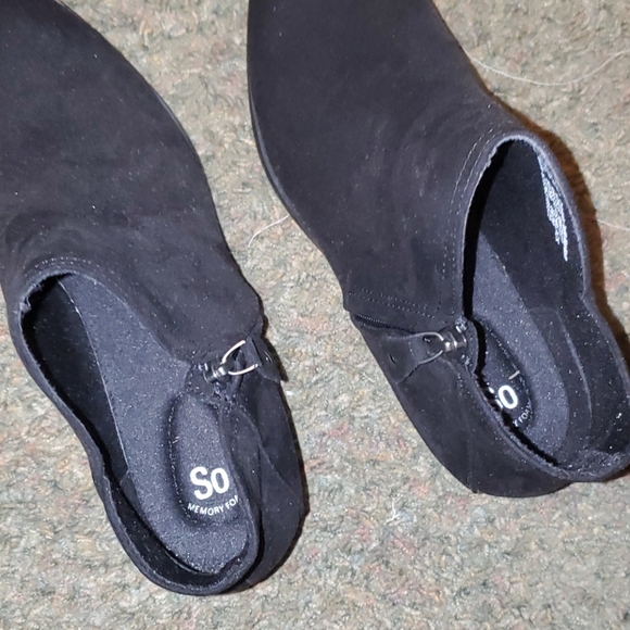 Boots - Picture 2 of 3